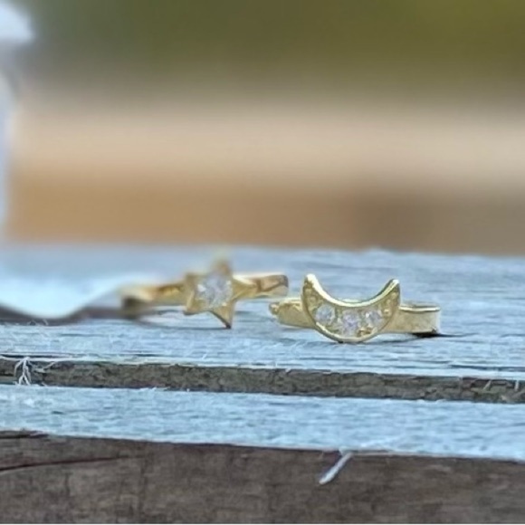 NWT AQUA 18K GOLD OVER STERLING SILVER STAR AND MOON HOOP EARRING WITH CZ STONED - Picture 5 of 8